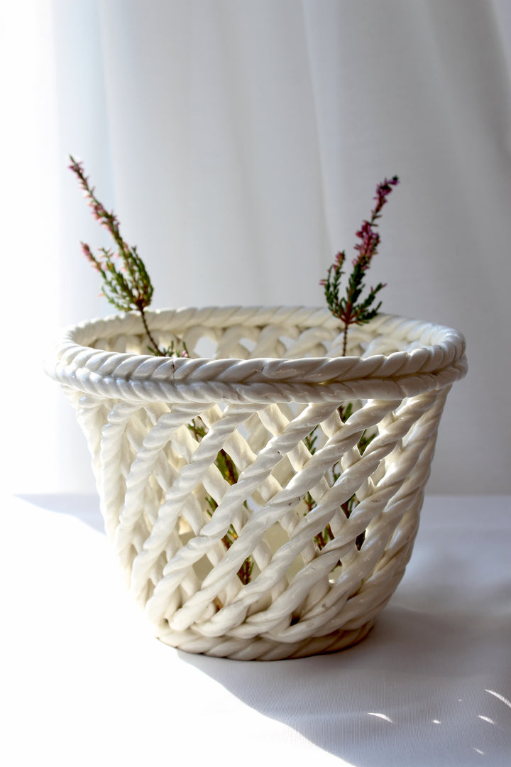 Spanische Vintage Korbschale/Kräutertopf