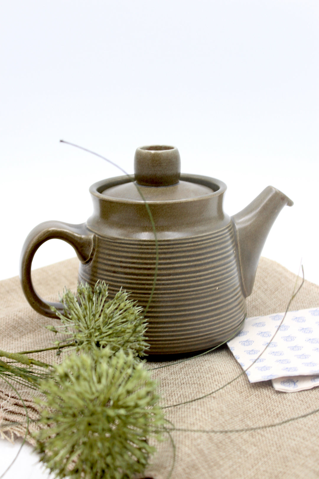 Denby Langley – Teekanne „Sherwood“.