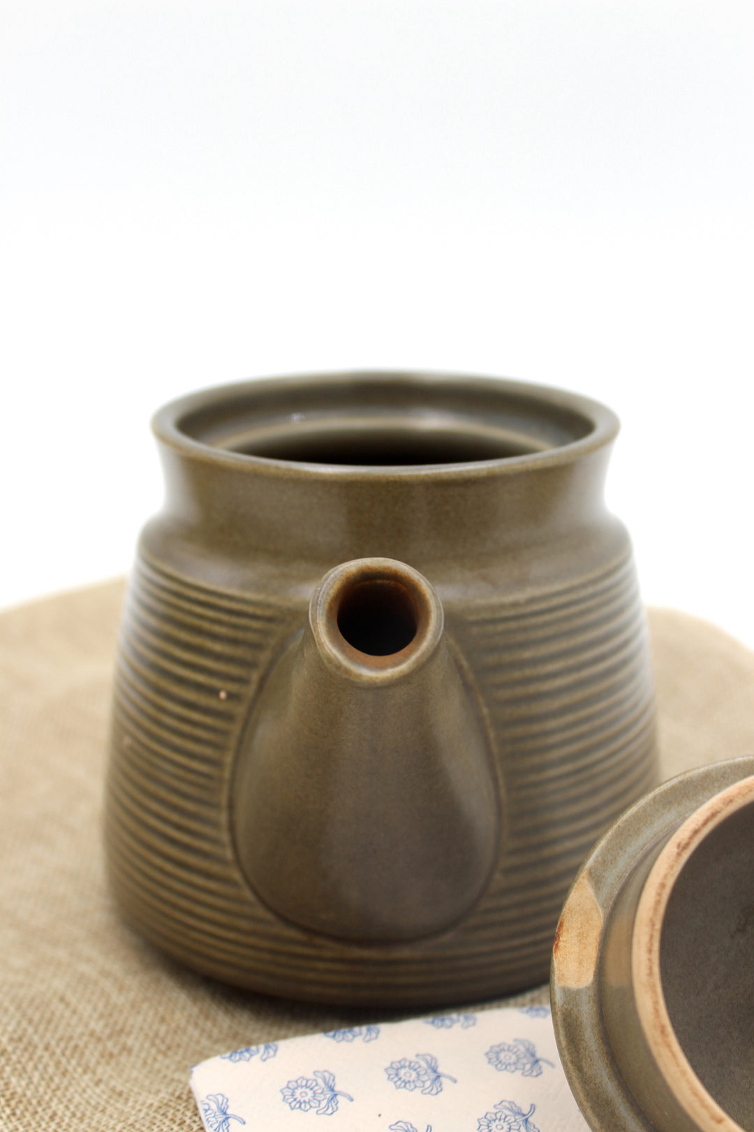 Denby Langley – Teekanne „Sherwood“.