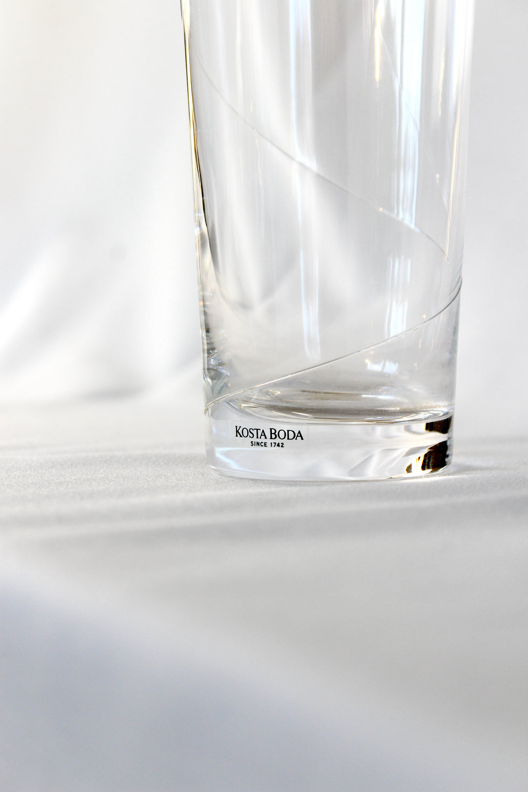 Kosta Boda - Trinkglas „Line Tumbler“.
