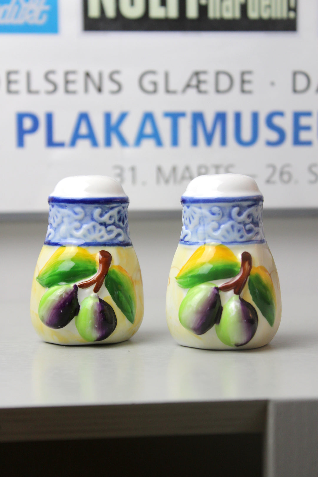 Salt and pepper set, Olive motif