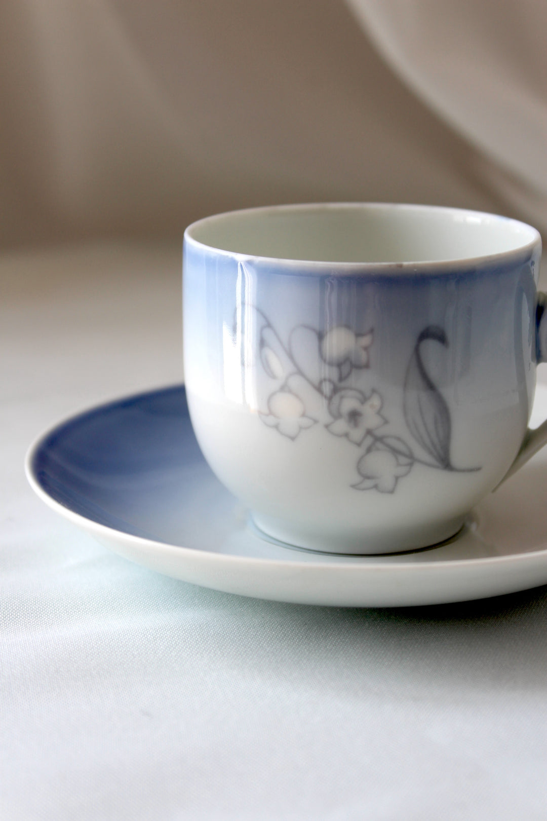 Bing & Grøndahl - 'Convalla' Kaffeetasse und Untertasse, Maiglöckchen