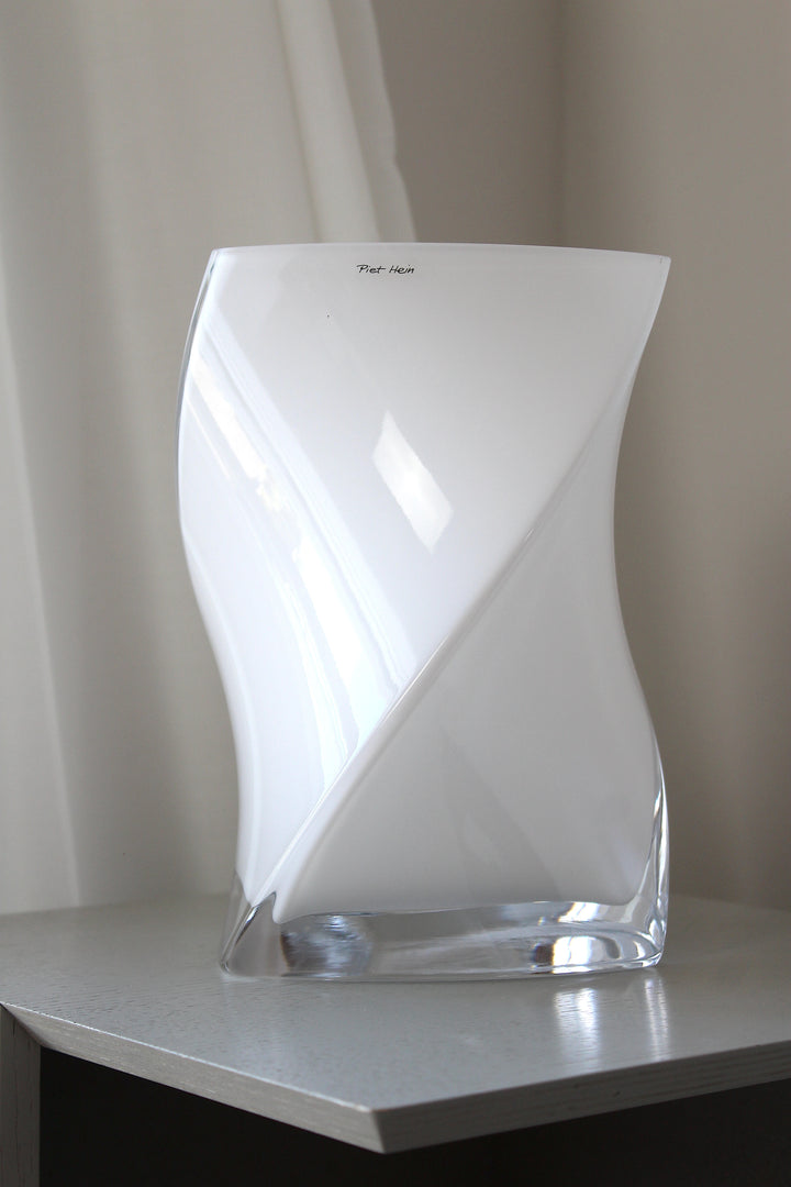 Piet Hein - Twister-Vase, 24 cm. Opal