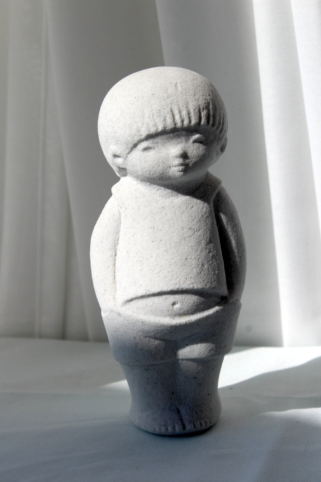 Marbell - Jungenskulptur