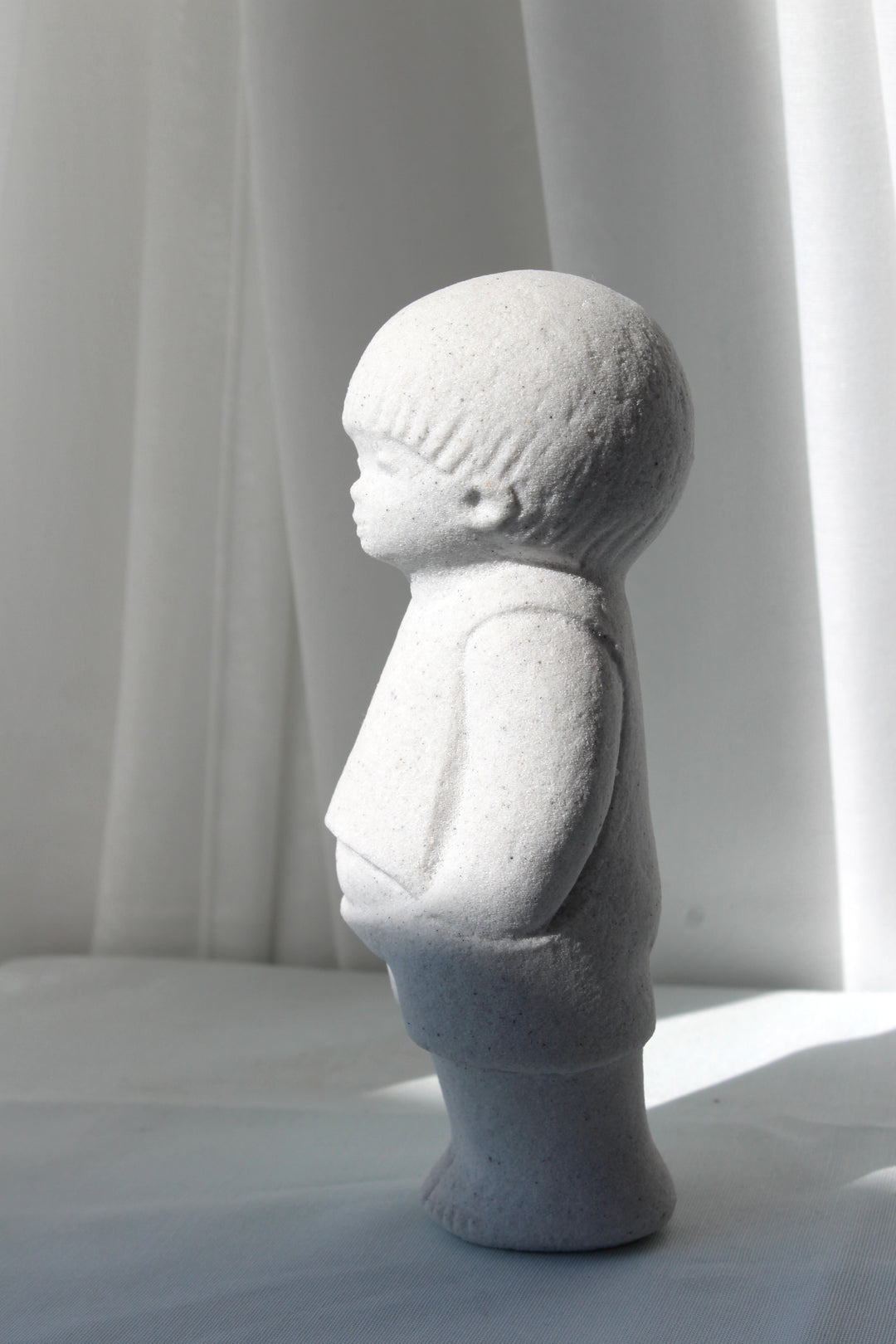 Marbell - Jungenskulptur