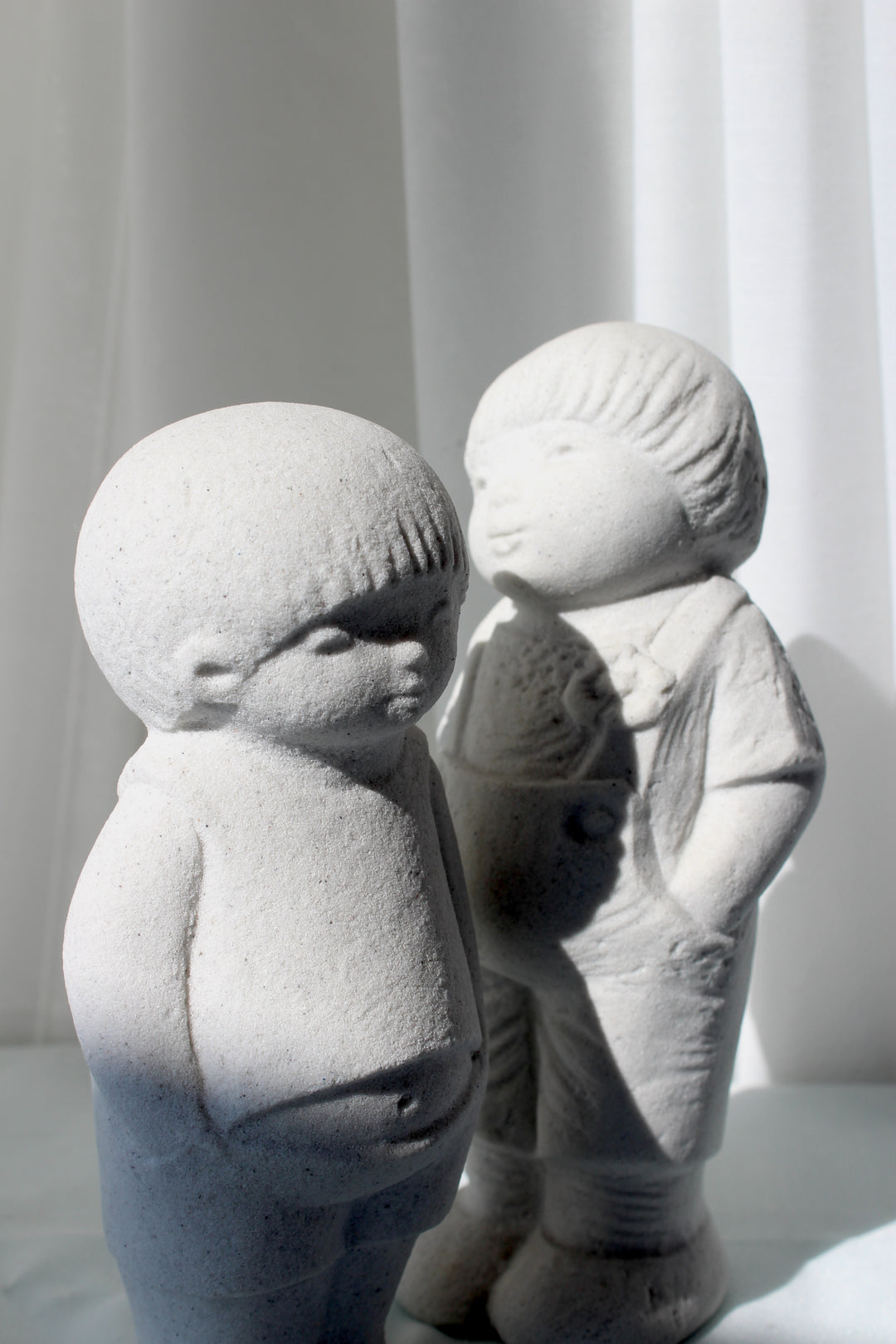 Marbell - Jungenskulptur