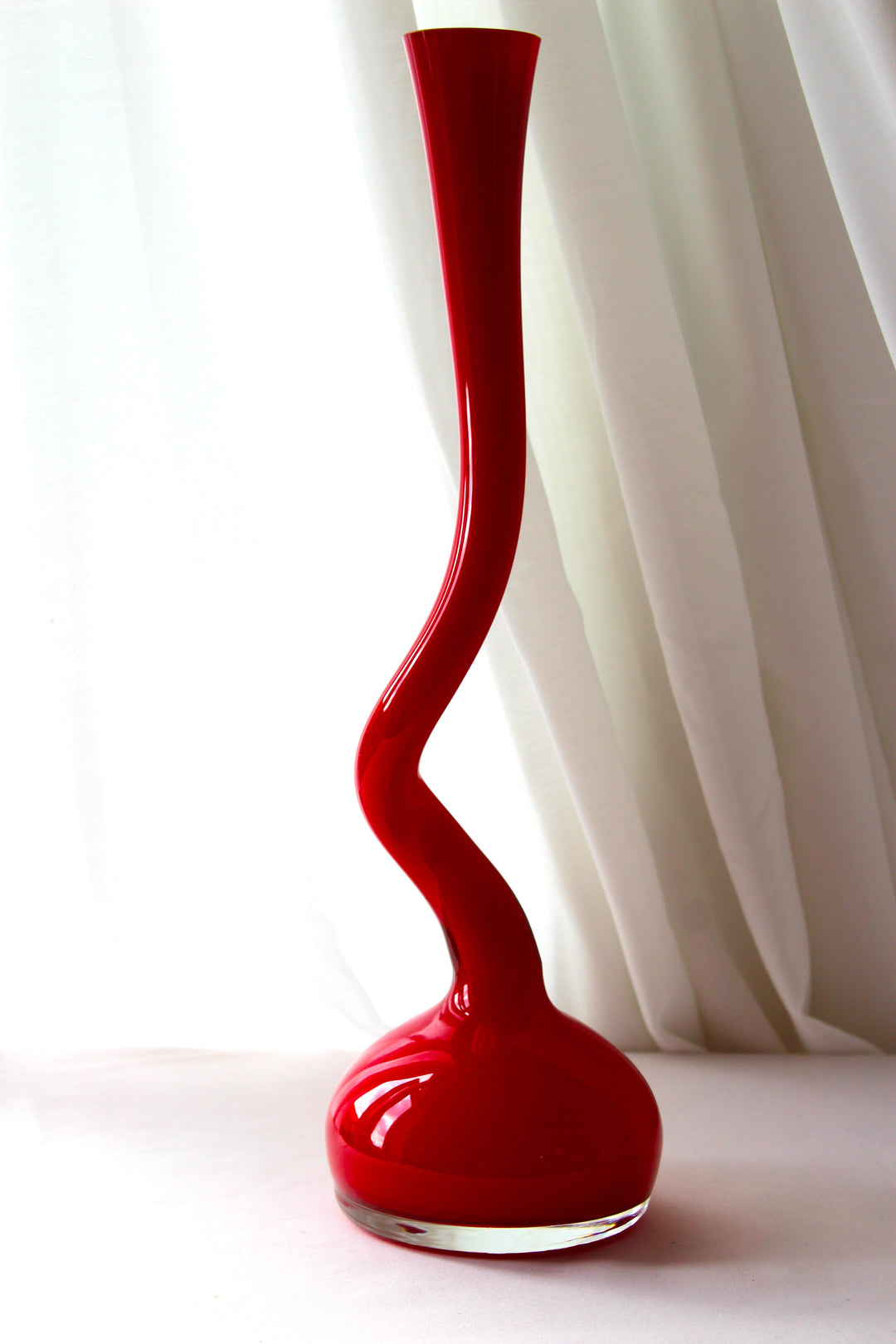 Normann - Vase 'Swing', rot