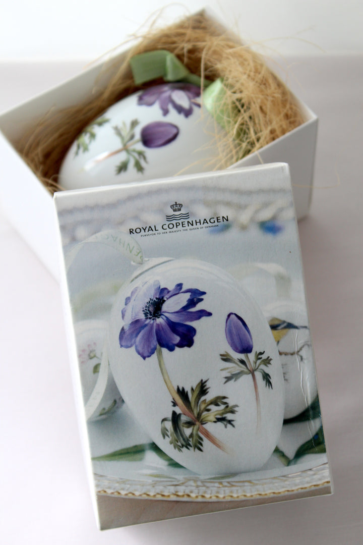 Royal Copenhagen - Osterei „Französische Anemone“, groß