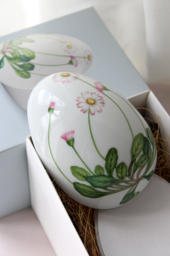 Royal Copenhagen - Oster-Bonbonniere „Daisy“.