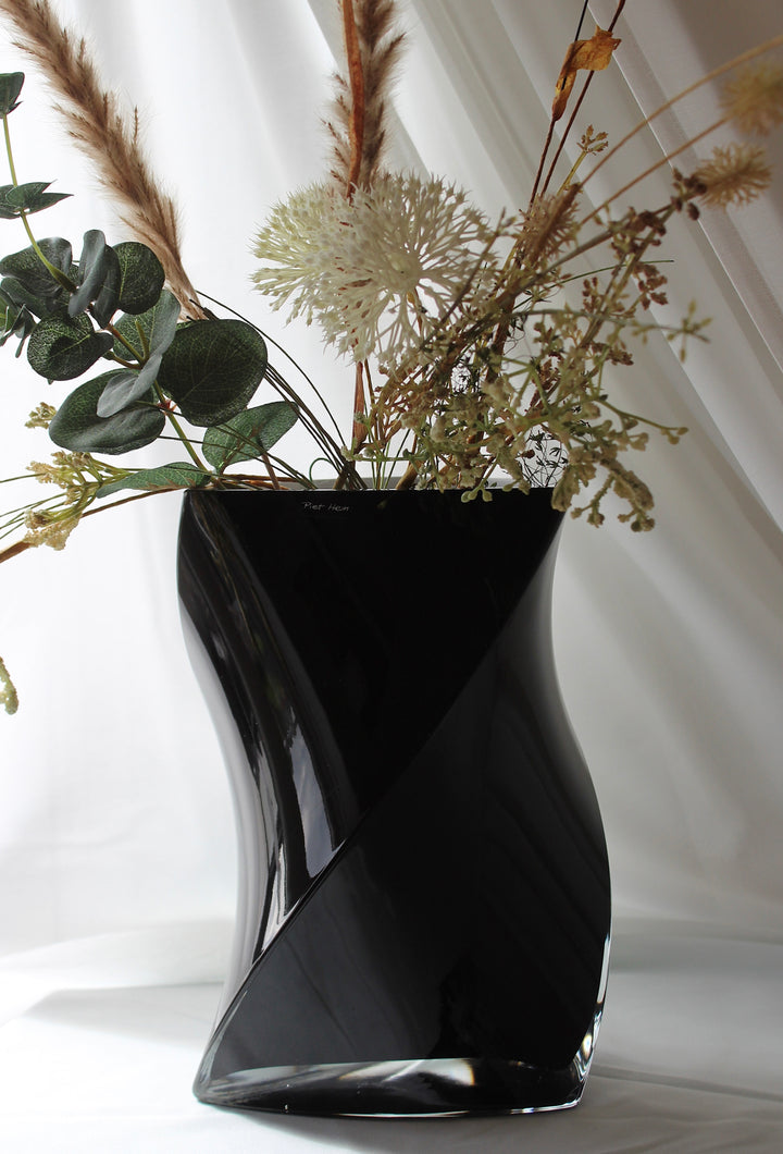 Piet Hein - Twister vase, 24 cm. sort