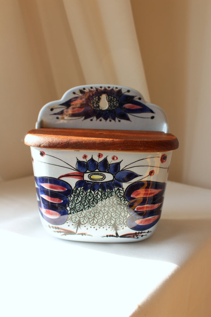 Royal Copenhagen, Faience Salt Cellar