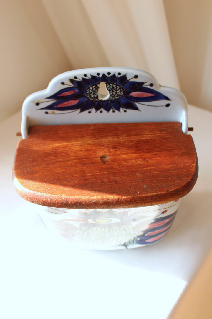 Royal Copenhagen, Faience Salt Cellar