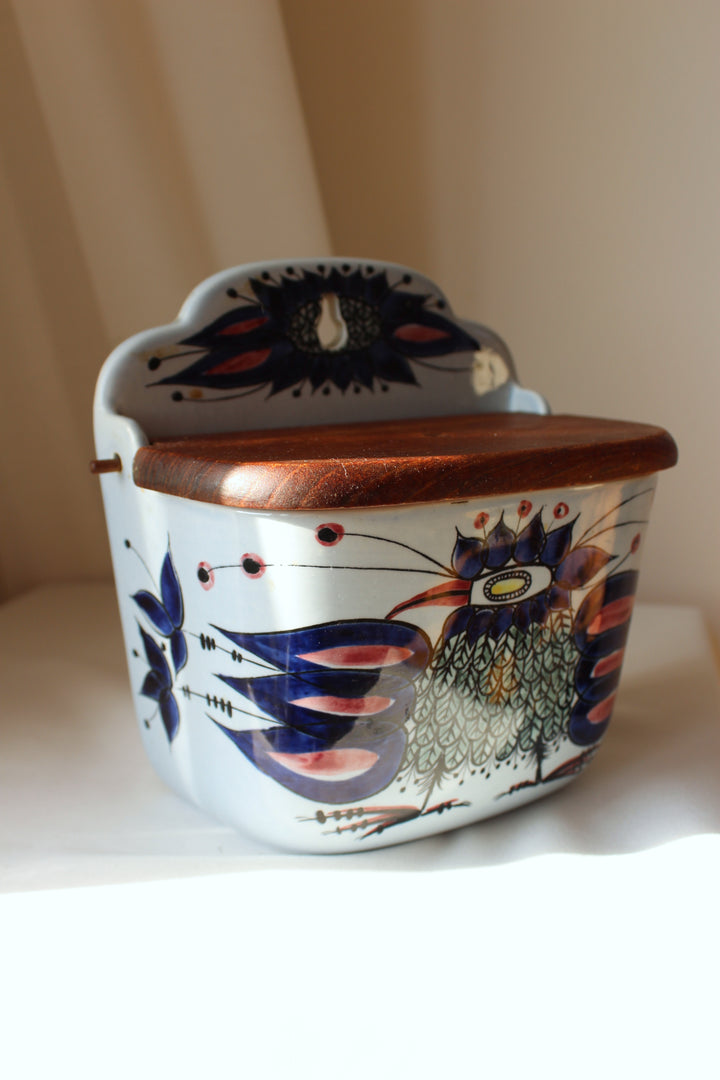 Royal Copenhagen, Faience Salt Cellar