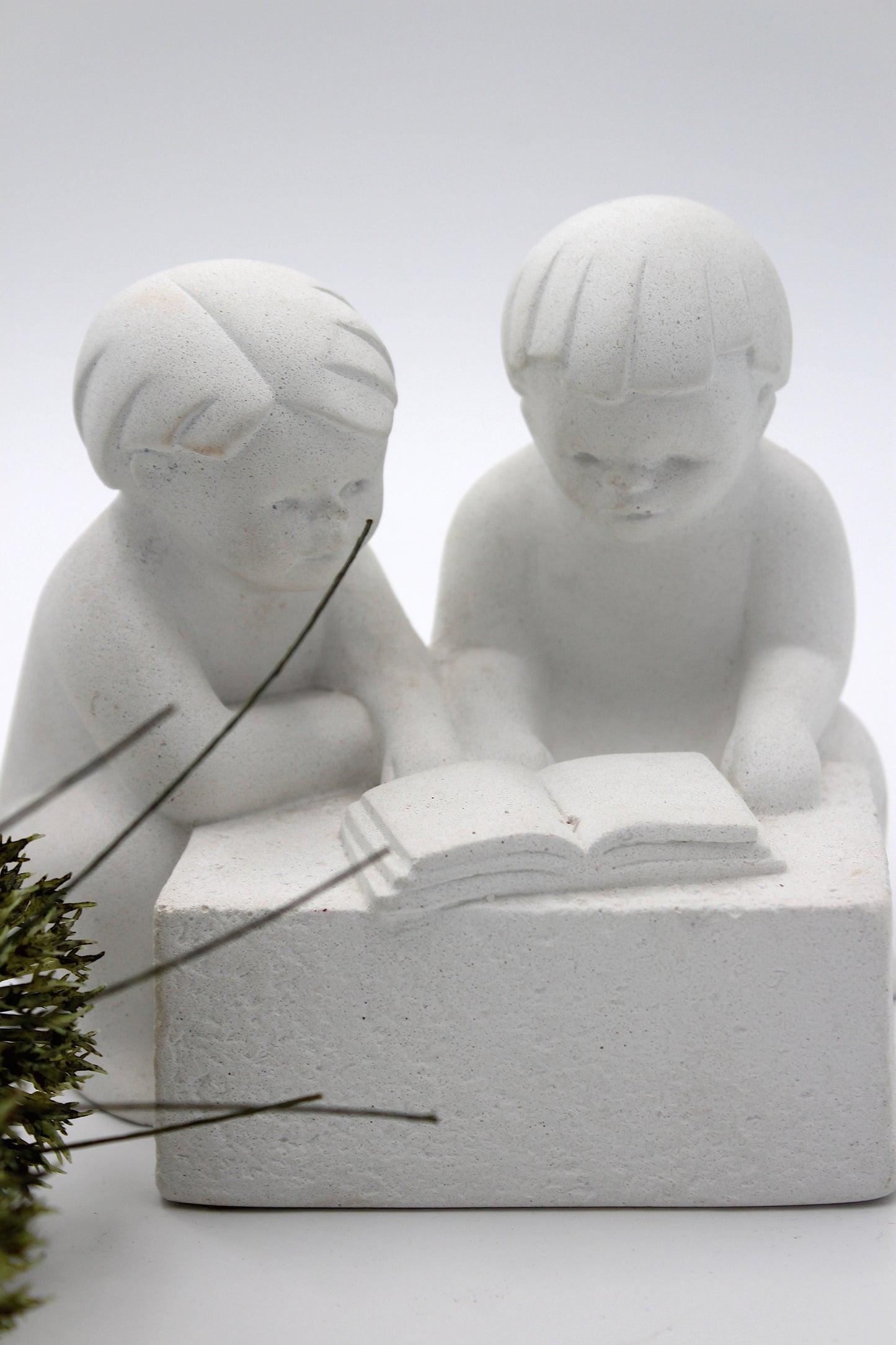 Marbell - Sandstone figure, Children reading