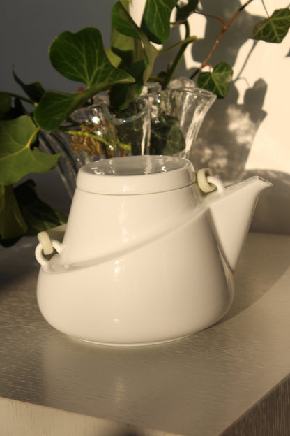 Kinto - RIDGE teapot with filter, white
