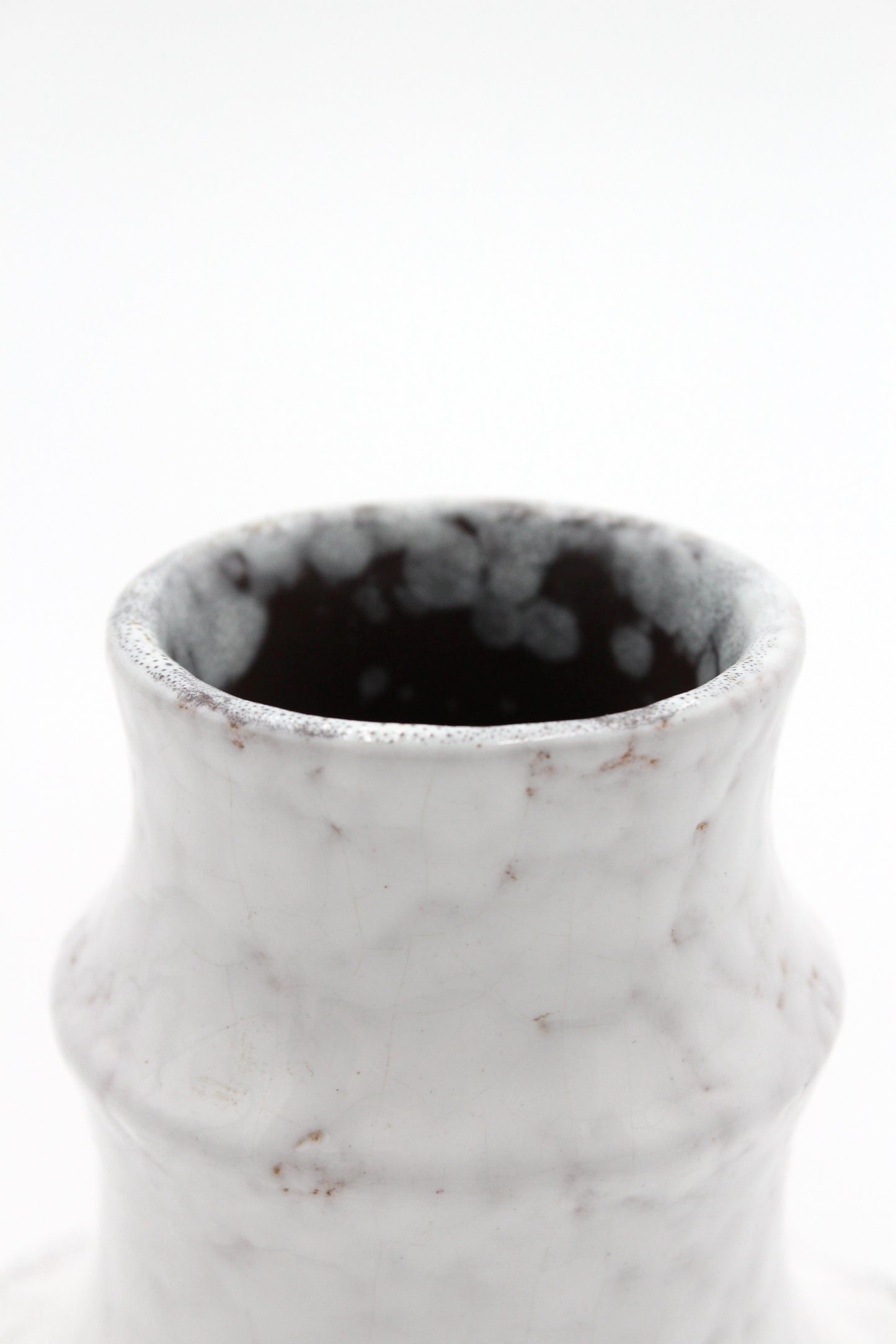 Ceramic vase - White