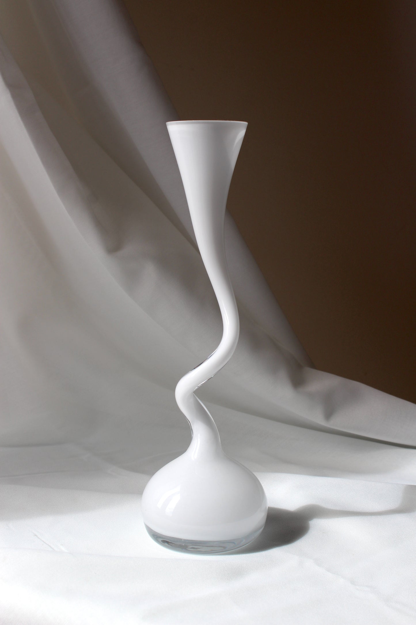 Normann - SWING vase, hvid