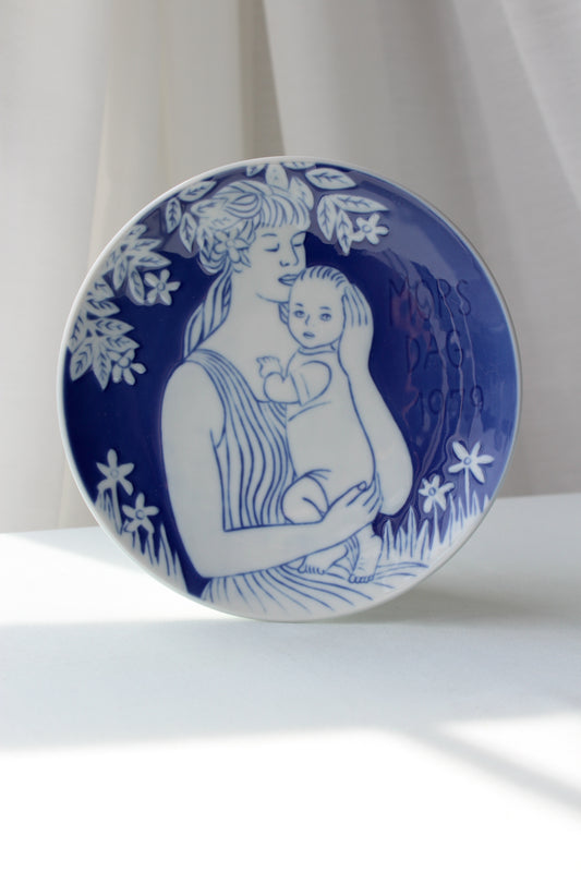 Royal Copenhagen - Mother's Day plate