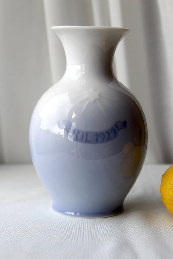 Royal Copenhagen - Christmas vase, 1929