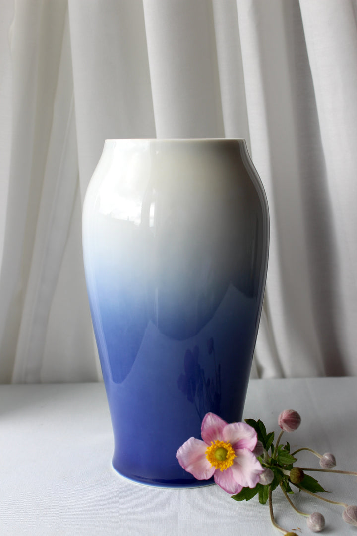Bing &amp; Grondahl - 'Christmas Rose' Christmas Vase