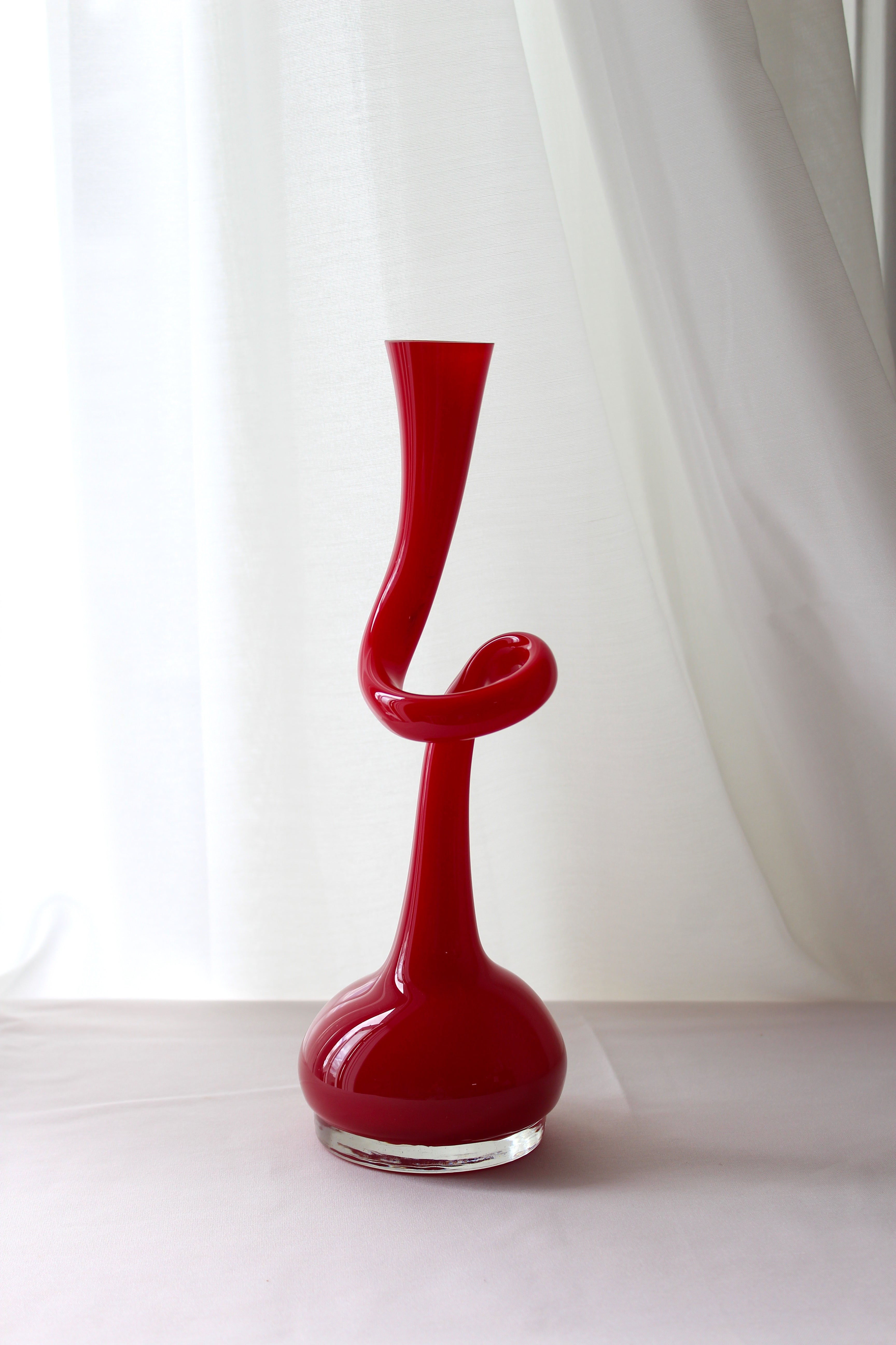 結婚祝い Normann - ByMonica – red vase, 'Swing' 花瓶・フラワースタンド