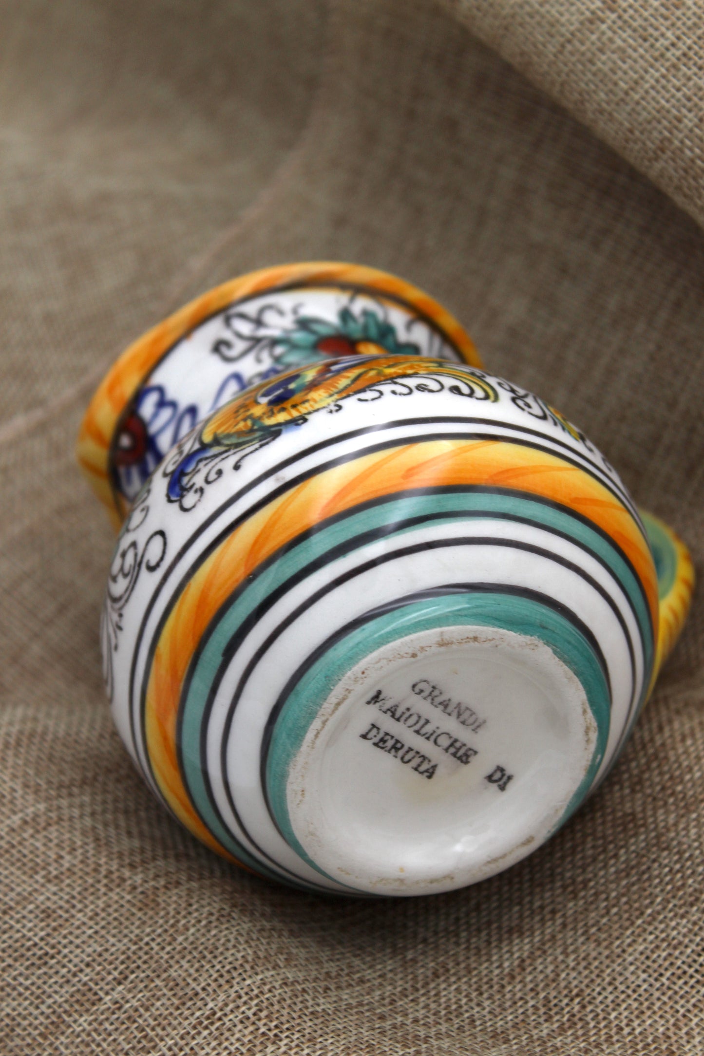 Hand painted cream jug, Grandi Maioliche Deruta