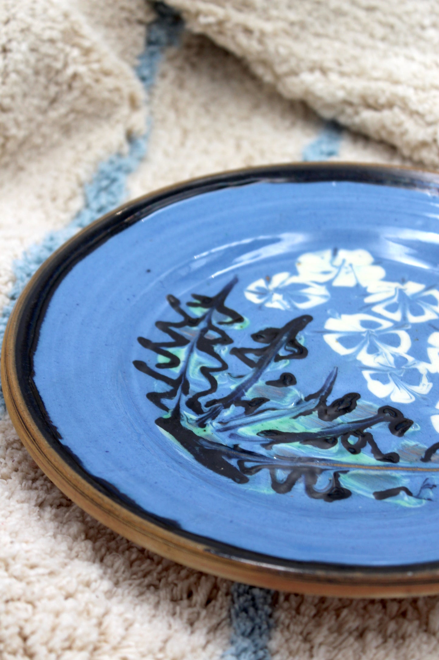 Clay dish, Blue